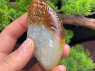 和田玉黄沁白玉籽料钟馗手把件,苏工手雕,温润细腻,油性足,熟糯无瑕疵