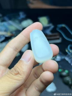 羊脂白玉无相佛吊坠