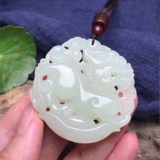 和田玉貔貅吊坠真的能带来好运吗?